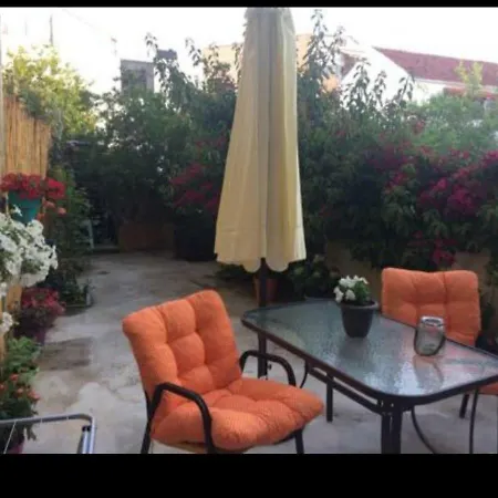 Apartamento Konstantina's Near The