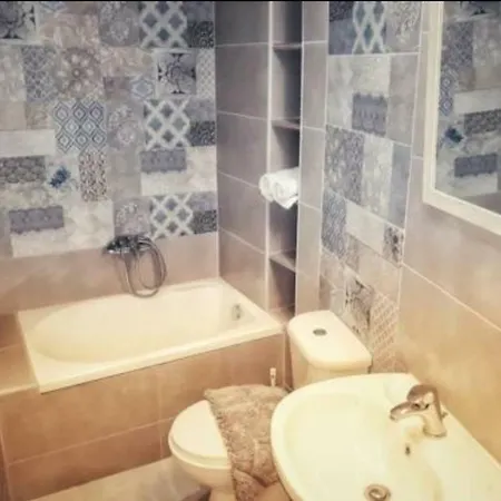 Apartamento Konstantina's Near The
