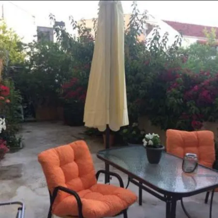 Konstantina's Near The Apartamento *